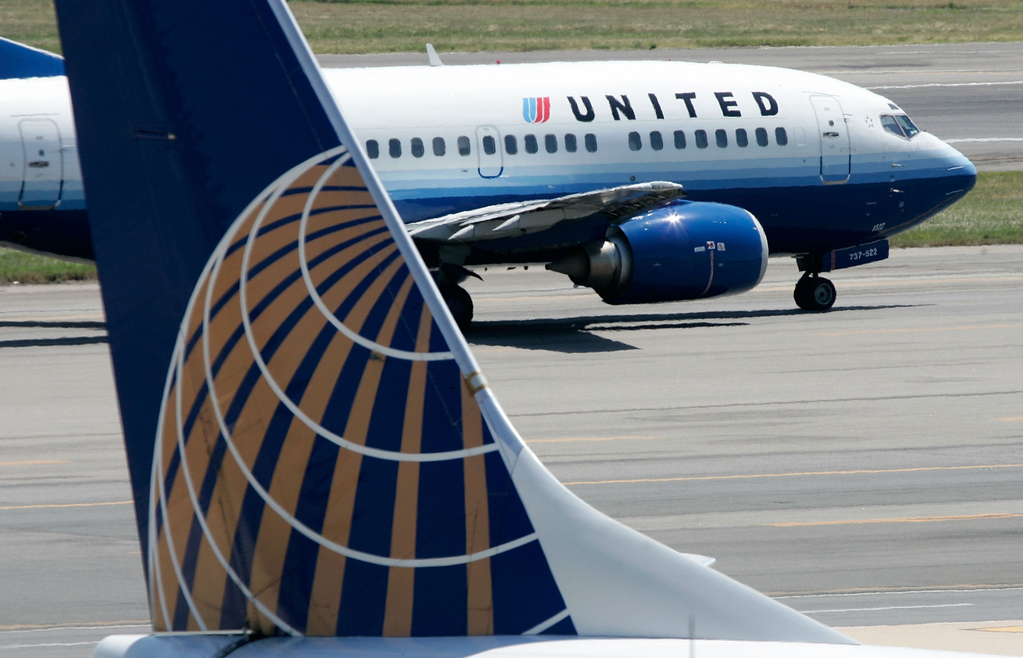 Một thi thể được tìm thấy bên trong hốc bánh xe của chuyến bay United Airlines từ Chicago đến Maui - Ảnh: Getty Images