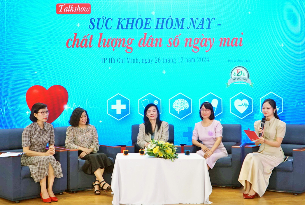 Các khách mời trò chuyện tại talk show “Sức khỏe hôm nay - Chất lượng dân số ngày mai”