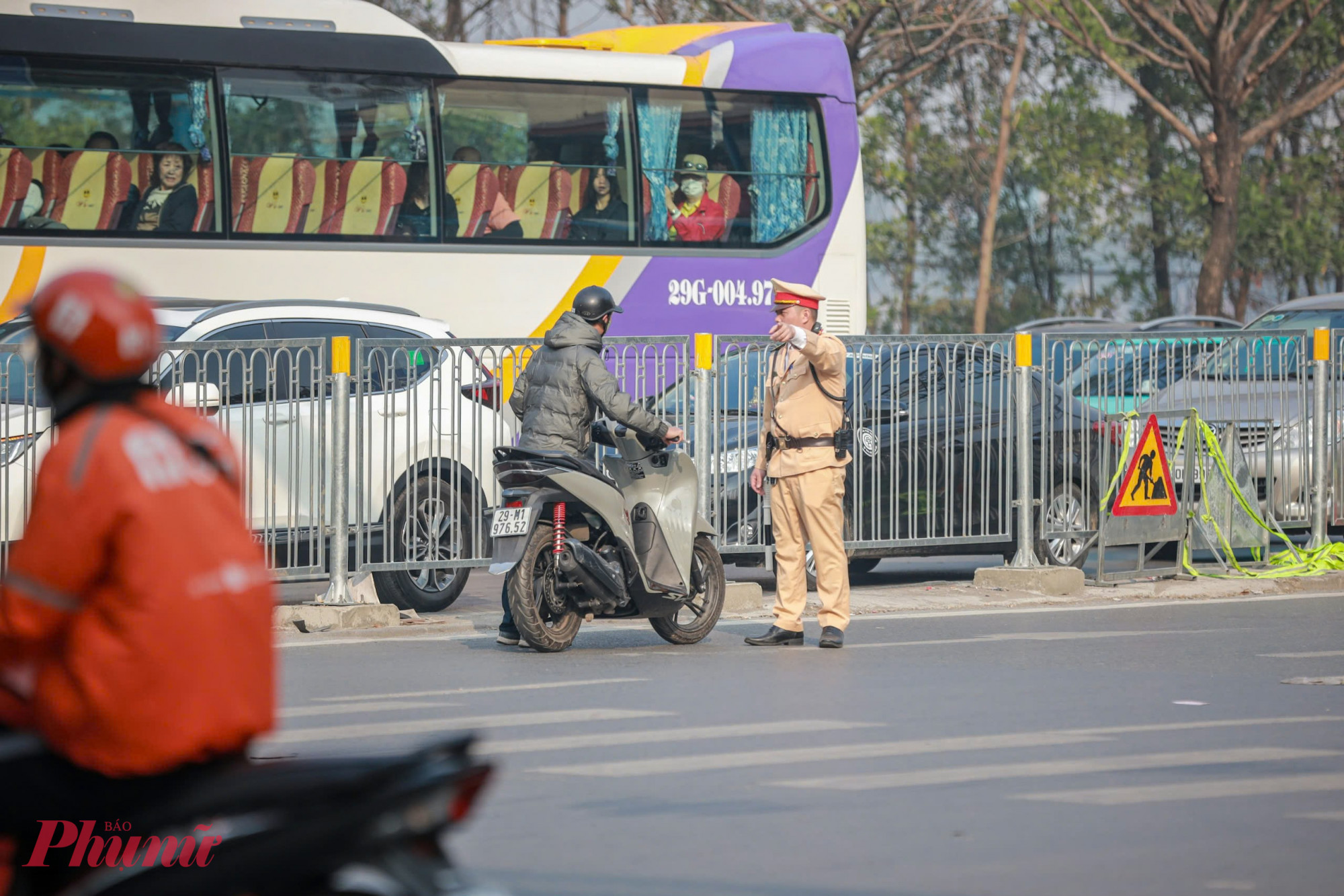 Đại diện Cục CSGT cho biết thêm, với những quy định nghiêm khắc của pháp luật, được sự đồng tình ủng hộ của dư luận xã hội, Cục CSGT mong muốn người tham gia giao thông tạo dần cho mình các thói quen tốt như: Dừng xe lại khi đèn đỏ; không vượt ẩu; phóng nhanh; không điều khiển phương tiện sau khi đã sử dụng rượu bia…