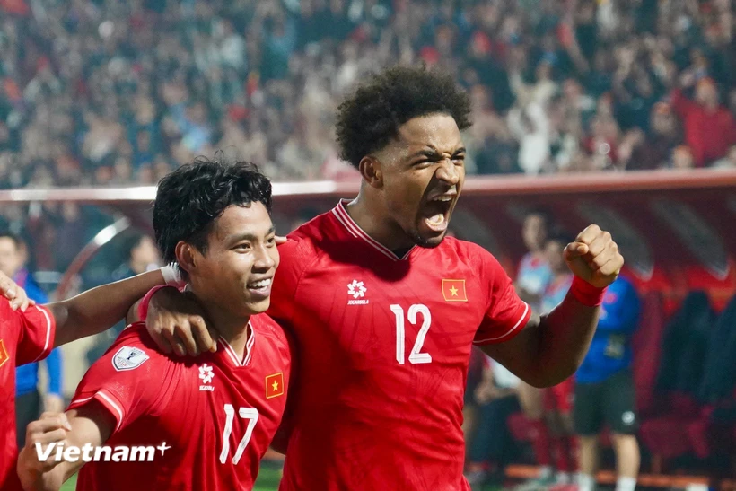 Xuân Son ghi bàn giúp Việt Nam đánh bại Thái Lan ở chung kết lượt đi AFF Cup 2024 - Ảnh: Vietnam+