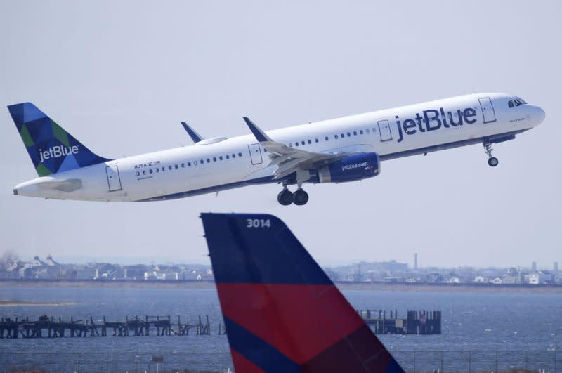 JetBlue bị phạt 2 triệu USD vì nhiều chuyến bay chậm trễ - Ảnh: UPI