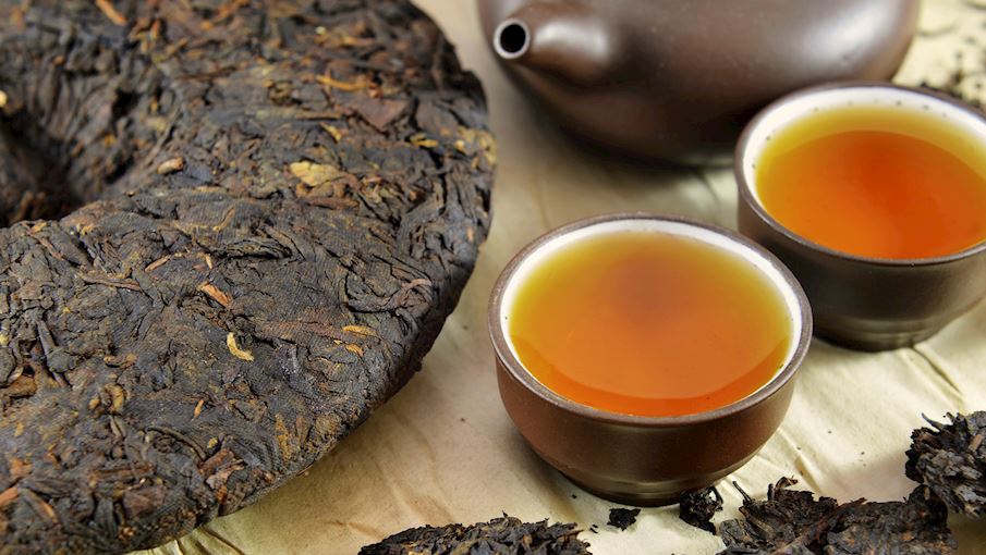 Pu erh , còn được gọi là trà lâu năm hoặc trà cổ điển, là một loại trà nổi tiếng được sản xuất độc quyền tại tỉnh Vân Nam của Trung Quốc. Có hai loại chính: pu erh thô, không lên men, được gọi là pu erh sheng , và pu erh chín, lên men, được gọi là pu erh shu .  Phiên bản thô có hương vị thực vật rất tươi với chút đắng và hậu vị ngọt, trong khi phiên bản chín có hương vị nhẹ nhưng đặc trưng và có mùi đất đạt được thông qua quá trình lên men. Đối với cả hai loại, lá có thể để rời hoặc nén thành trà gạch ( Juan Cha ), trà bánh ( Beeng Cha ), trà hình chuông ( Toa Cha ) hoặc trà hình nấm ( Maw Gu Toaw ). 