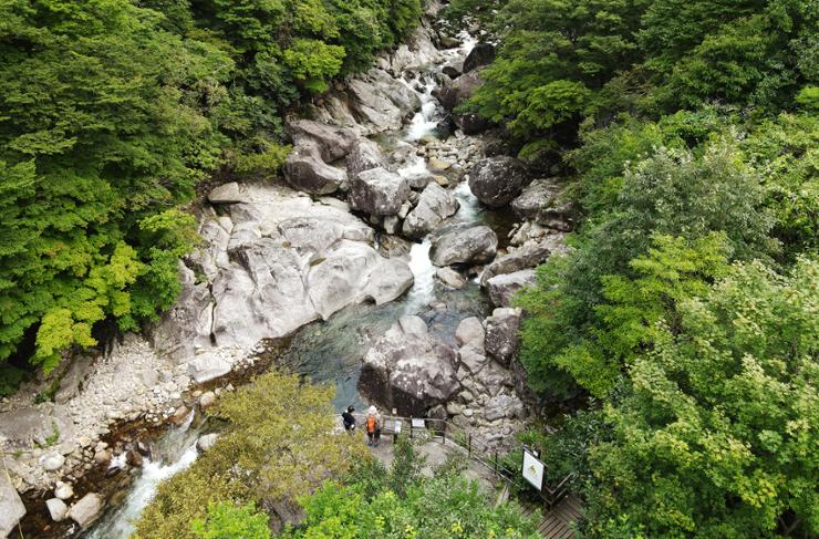 Quang cảnh từ trên cao của Baemsagol, một thung lũng ở Namwon, tỉnh Bắc Jeolla, ngày 16 tháng 9 năm 2022 / Ảnh Korea Times của Choi Heung-soo