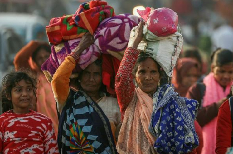 Các nhà quản lý Ấn Độ xem Lễ hội Maha Kumbh Mela cuộc tụ họp lớn nhất thế giới của nhân loại, nhấn mạnh đến tôn giáo, tâm linh và du lịch. Năm 2017, Lễ hội Kumbh Mela đã được UNESCO đưa vào danh sách Di sản văn hóa phi vật thể của nhân loại, củng cố ý nghĩa trên toàn cầu của lễ hội tôn giáo này. Kumbh Mela không chỉ là một sự kiện tôn giáo. Đây là một trải nghiệm văn hóa thu hút người dân từ mọi tầng lớp xã hội, trải qua nhiều thế hệ. Sự quy tụ của hàng trăm triệu người là một minh chứng cho lịch sử tôn giáo phong phú của Ấn Độ, các hoạt động tâm linh đa dạng và lòng sùng đạo của người dân Ấn Độ.