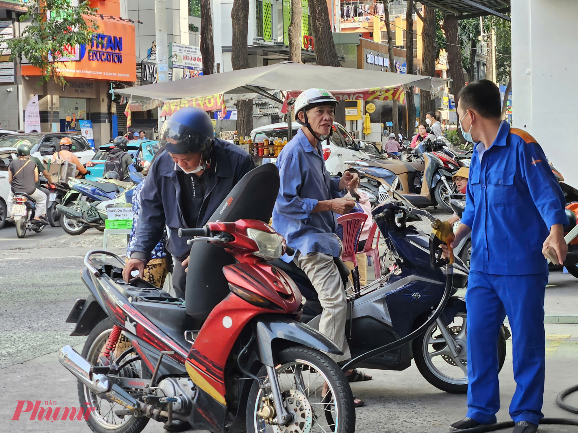 Giá xăng dầu trong nước đồng loạt tăng phiên thứ 3 liên tiếp - Ảnh: Ngọc Thùy