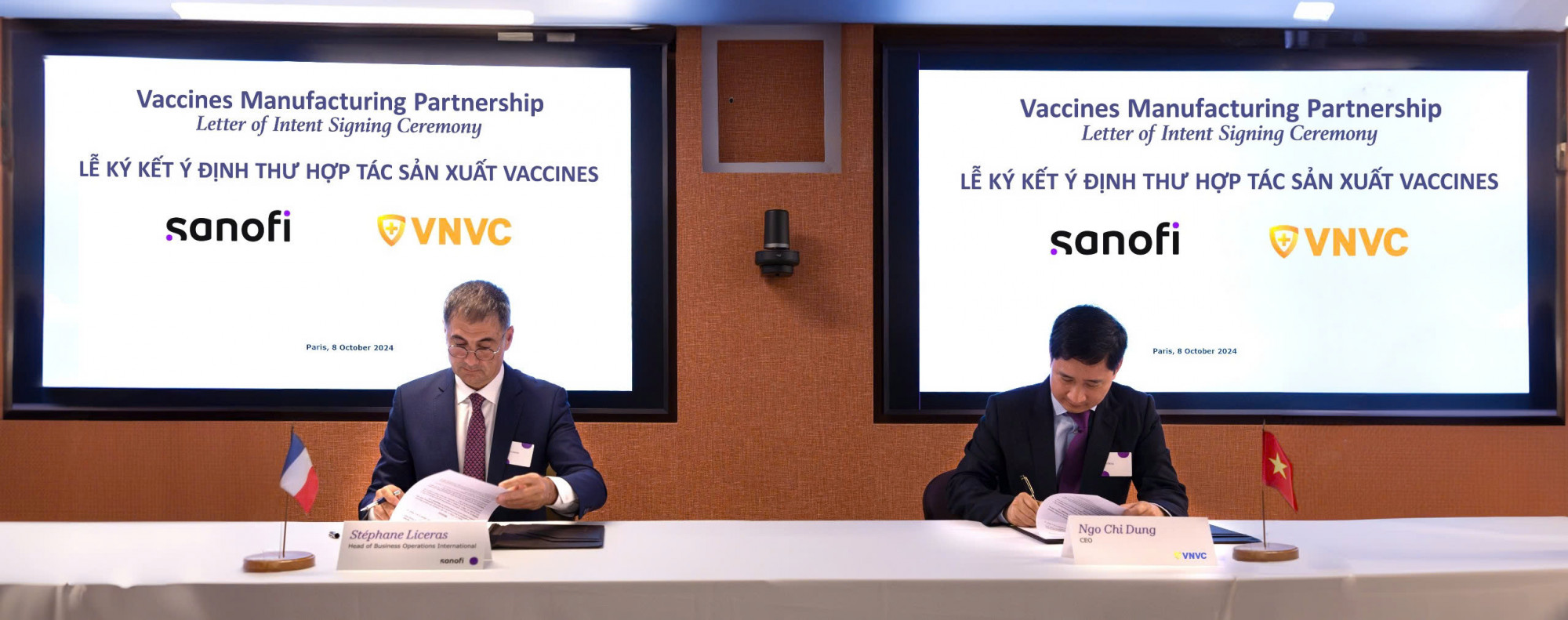 VNVC cùng Sanofi ký bản định hướng hợp tác để tiến tới chuyển giao công nghệ sản xuất một số vắc xin của Sanofi tại nhà máy VNVC - Ảnh: VNVC