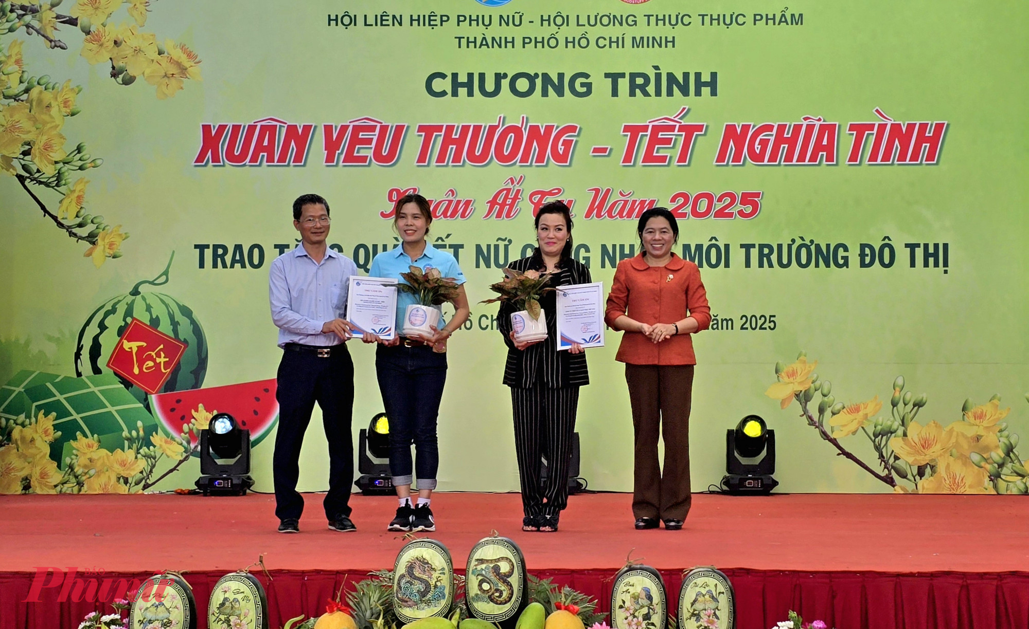 Ban tổ chức trao thư cảm ơn đến các đơn vị đồng hành \