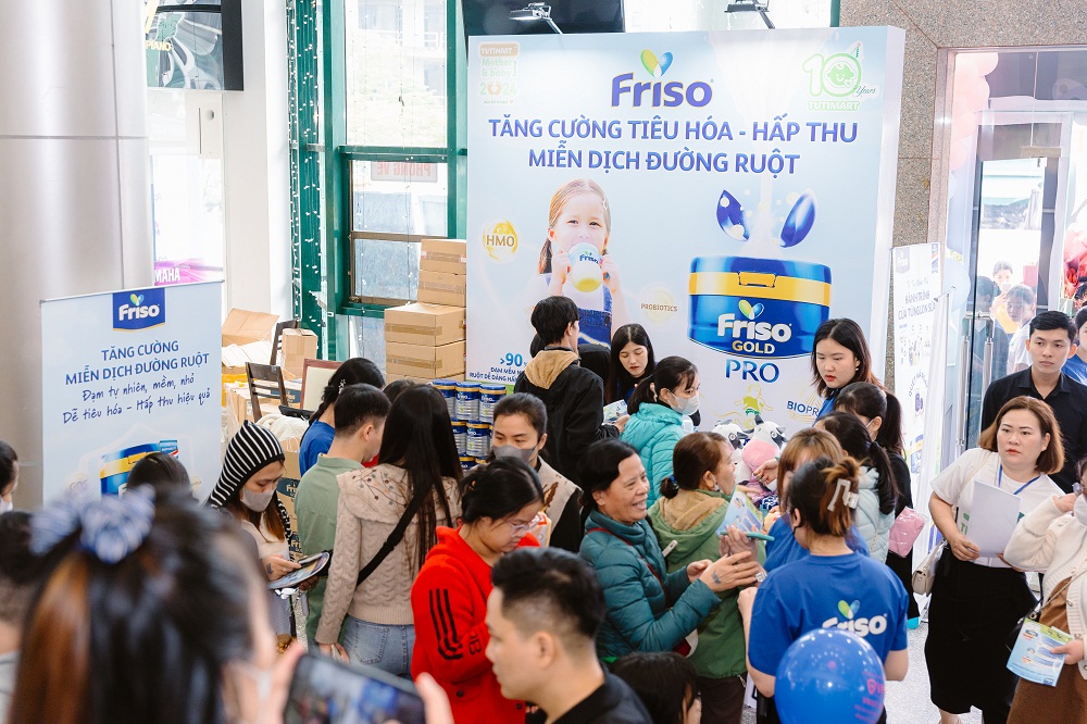 FRISO GOLD PRO có mặt tại Đà Nẵng,  thu hút đông đảo sự chú ý của các khách hàng của TutiMart - Ảnh: Friso