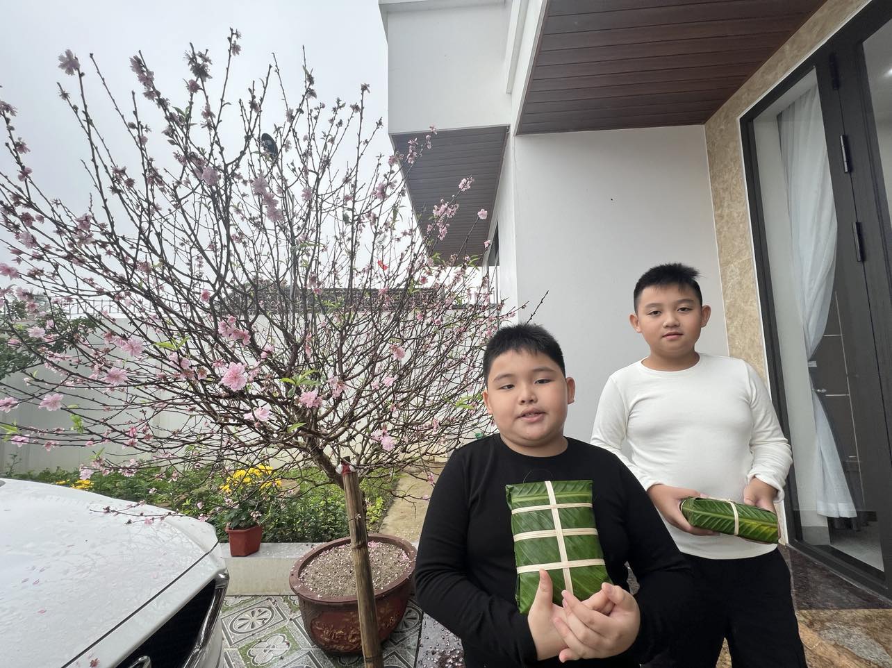 Mỗi năm được tự tay mình gói những chiếc bánh chưng xanh, trẻ con nhà tôi rất thích. 