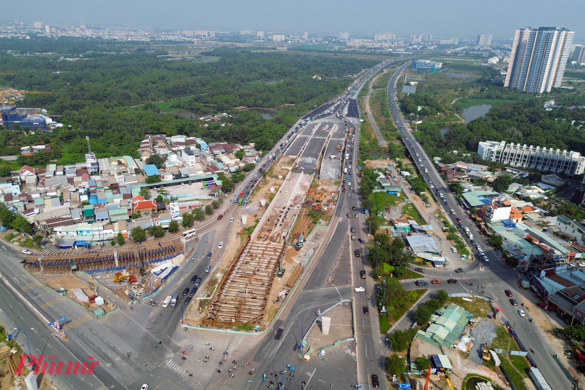 Khu vực đường dẫn cao tốc TPHCM - Long Thành - Dầu Giây trên địa bàn TPHCM - Ảnh: Vũ Quyền