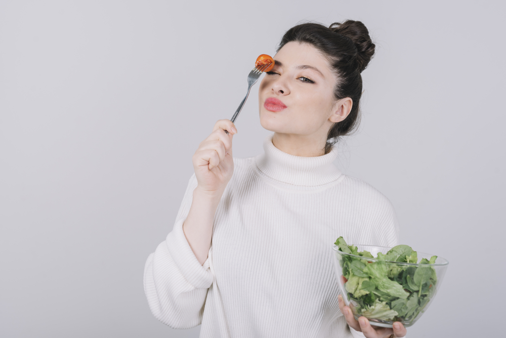 Ăn chậm và thưởng thức từng miếng thức ăn giúp bạn không tiêu thụ quá nhiều