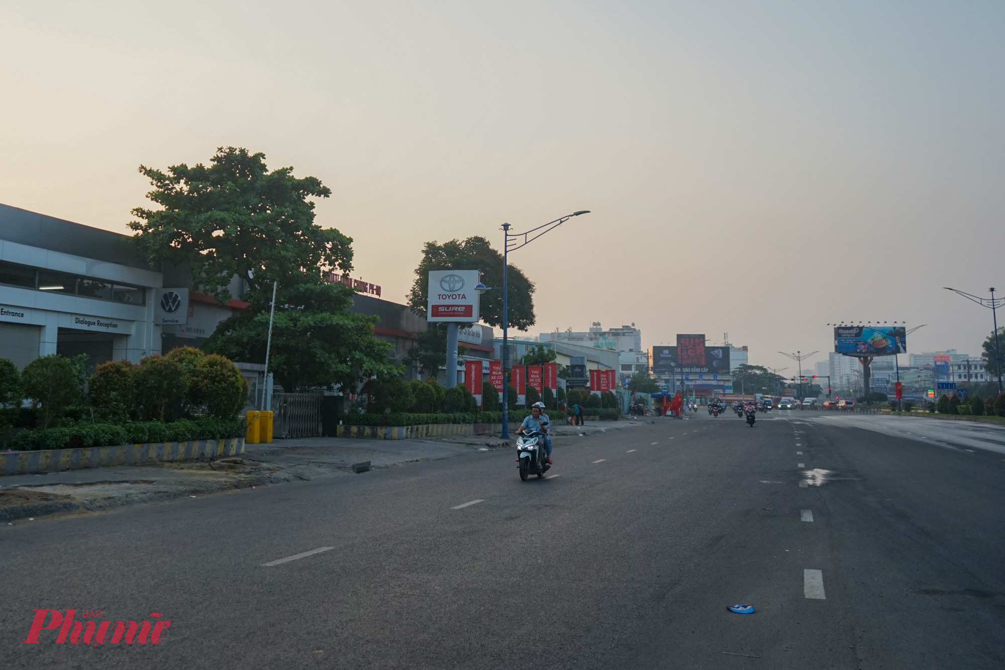 Tương tự, các trục đường Hoàng Văn Thụ, Nam Kỳ Khởi Nghĩa, Cộng Hòa,...kết nối với sân bay Tân Sơn Nhất cũng thông thoáng hơn mọi khi