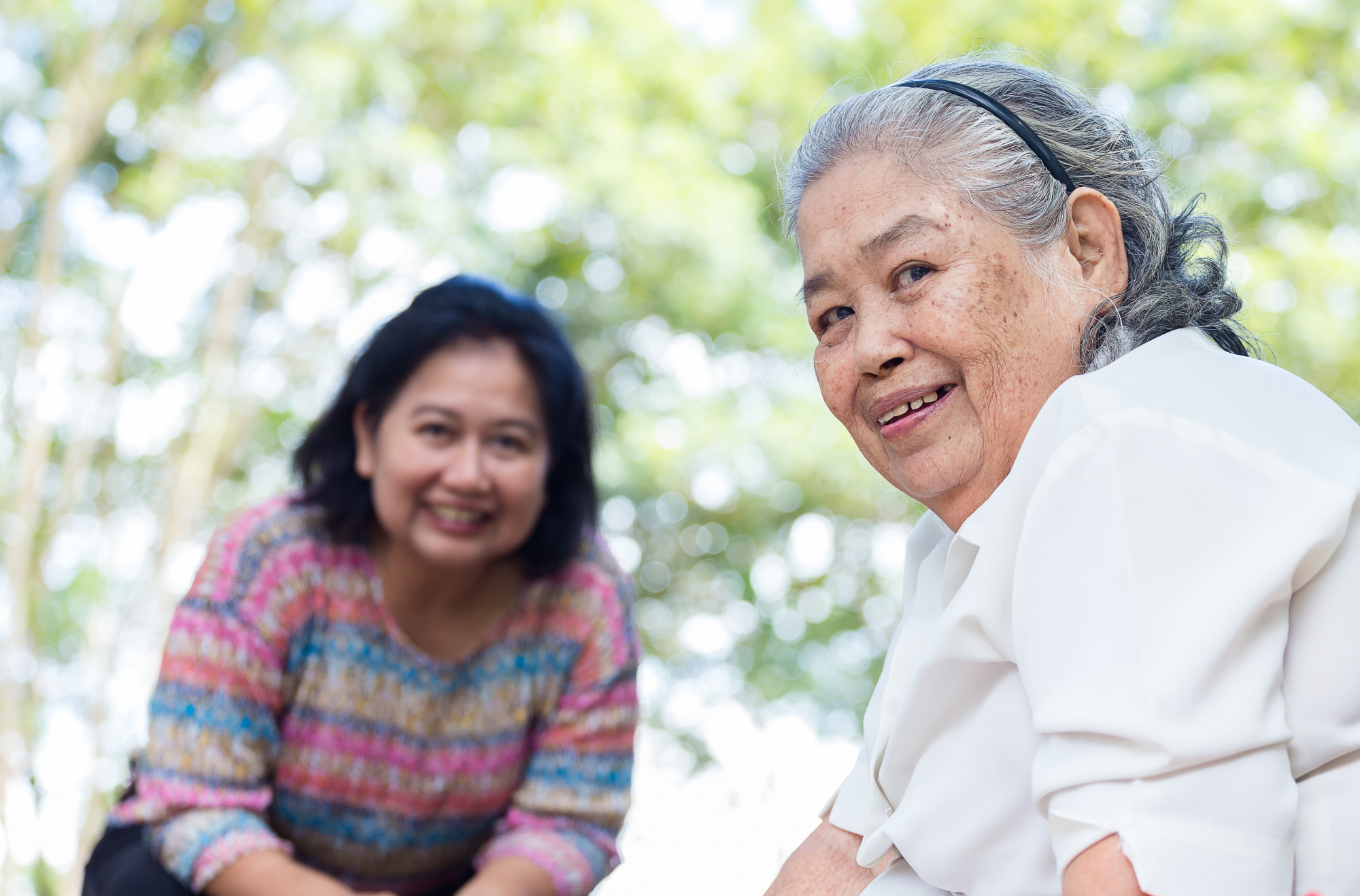 Tôi dành nhiều thời gian đưa mẹ đi dạo và hít thở khí trời trong những ngày làm con toàn thời gian. Ảnh minh họa.