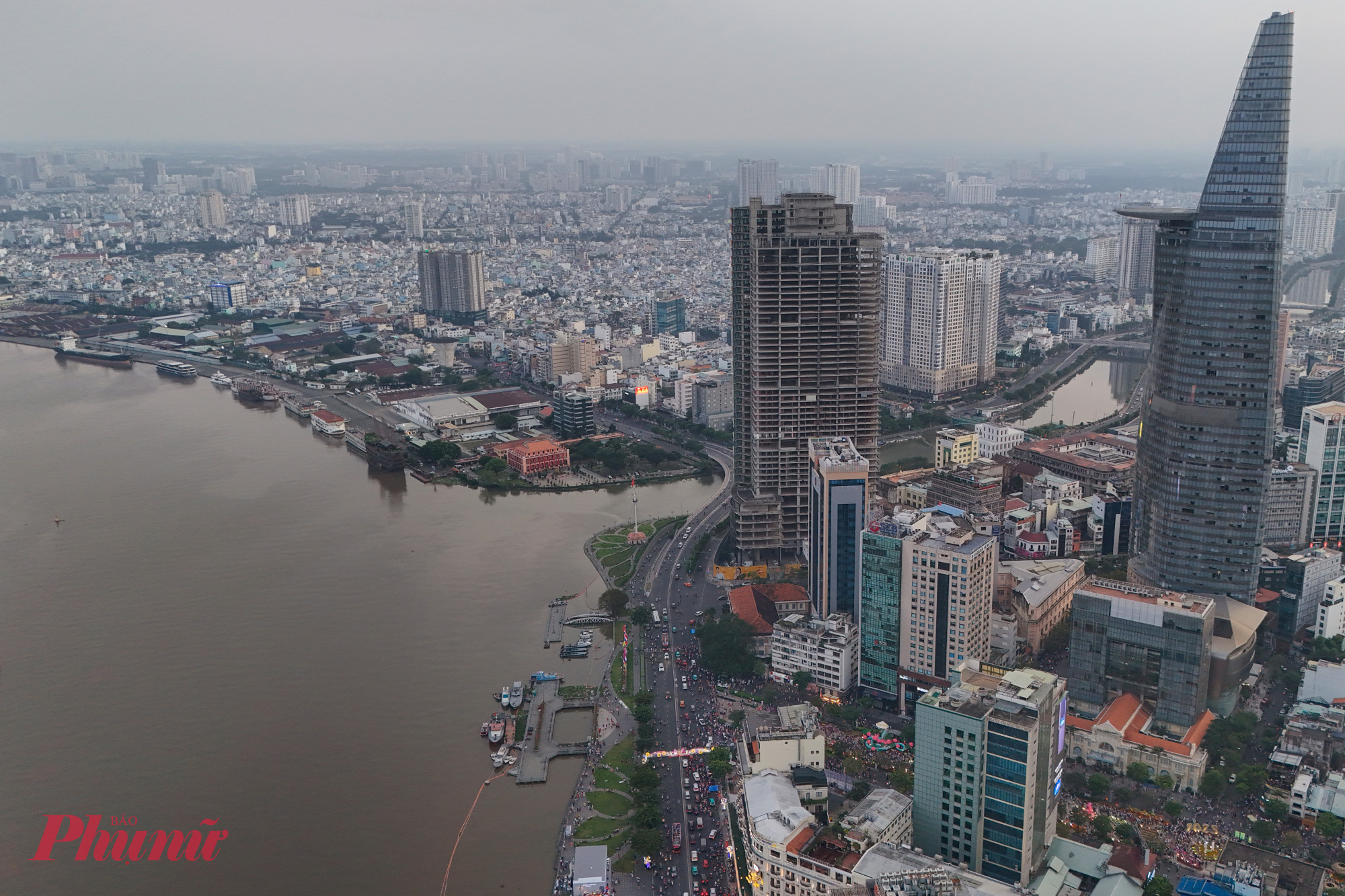 Hiện nay tại TPHCM có những dự án lớn liên quan tới xử lý nước thải, đó là dự án “cải thiện môi trường nước TPHCM” và dự án “vệ sinh môi trường TPHCM”.