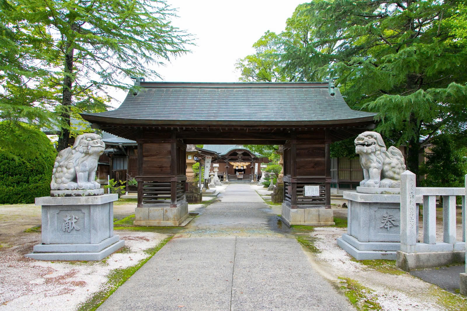 Một trong những vị thần được tôn kính tại đền Umi là Kotosakano'o-no-Mikoto - người đại diện cho sự tách biệt và khởi đầu mới - Nguồn ảnh: Pixta