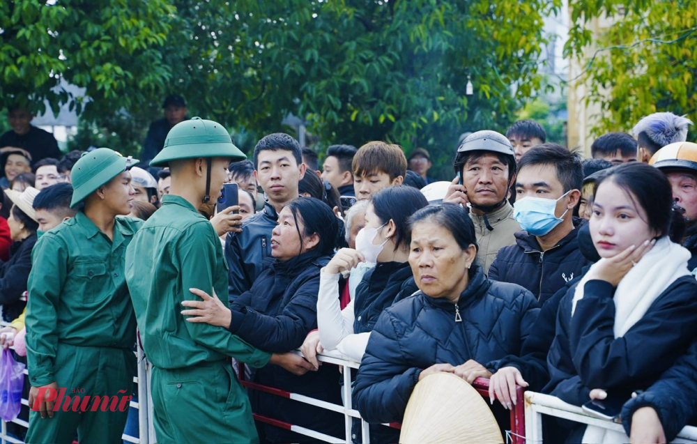 Cùng với đó là  Lữ đoàn 414 - Quân khu 4; Trung đoàn 6 - Bộ Chỉ huy Quân sự thành phố; Trung tâm huấn luyện 334 - Tổng cục Hậu cần; Công an thành phố; K02 (CSCĐ) và C10 (Trại giam Bình Điền - Bộ Công an).