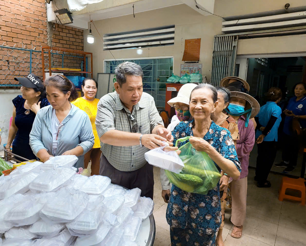 Bếp ăn “Chia sẻ yêu thương” tại 534Q Vĩnh Khánh, phường 8, quận 4