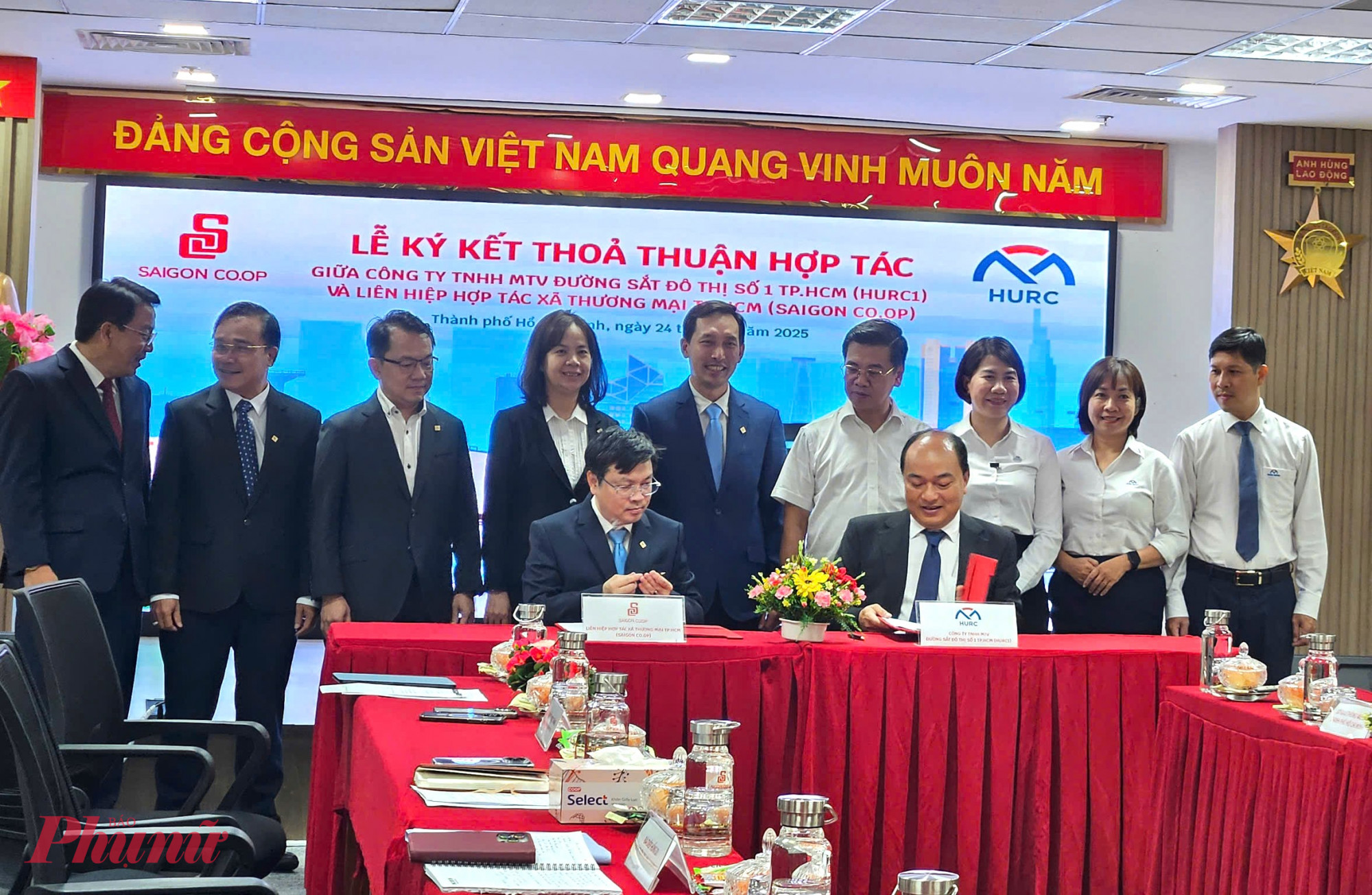 Đại diện Saigon Co.op và HURC ký kết thỏa thuận hợp tác 