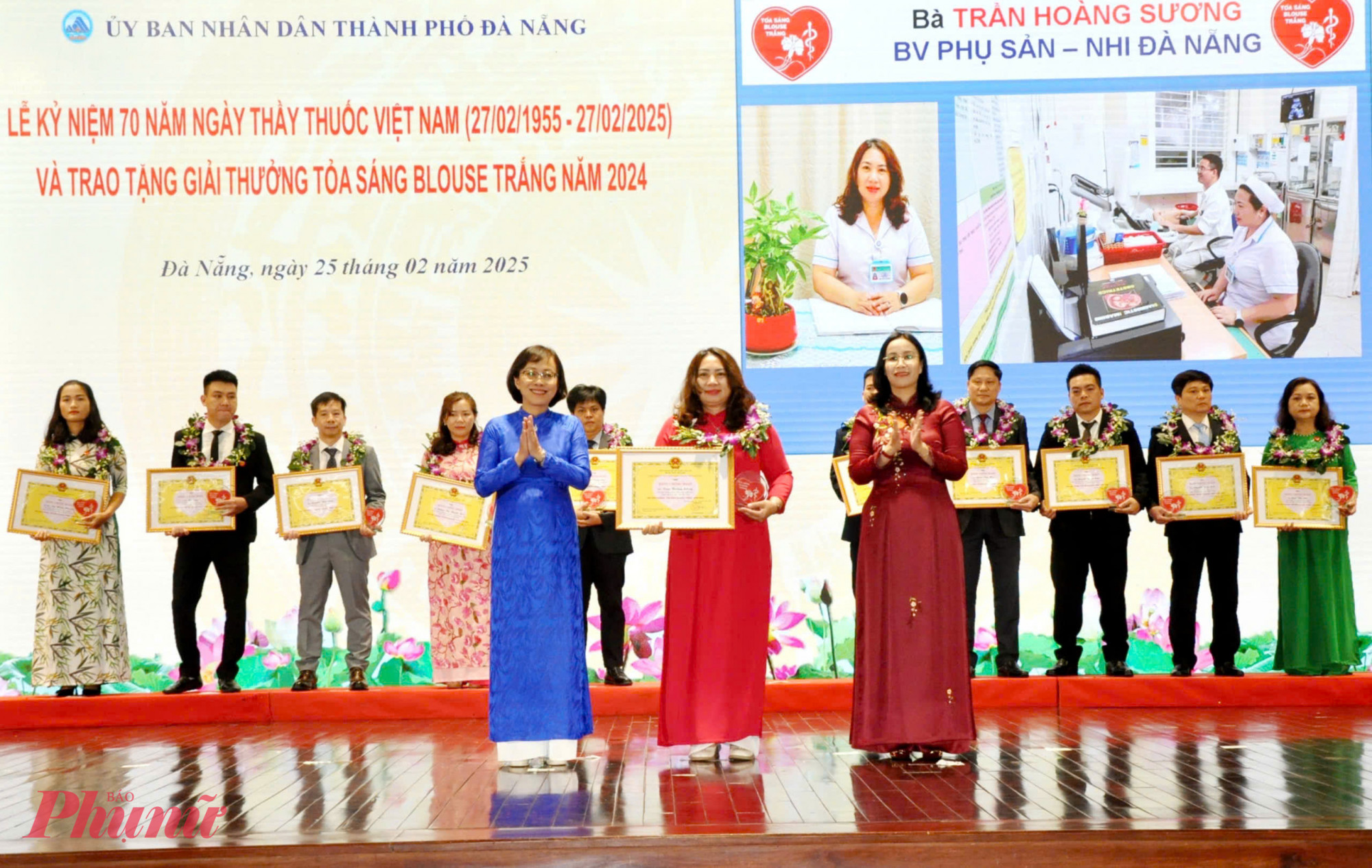 Lãnh đạo TP Đà Nẵng trao thưởng cho các cá nhân xuất sắc