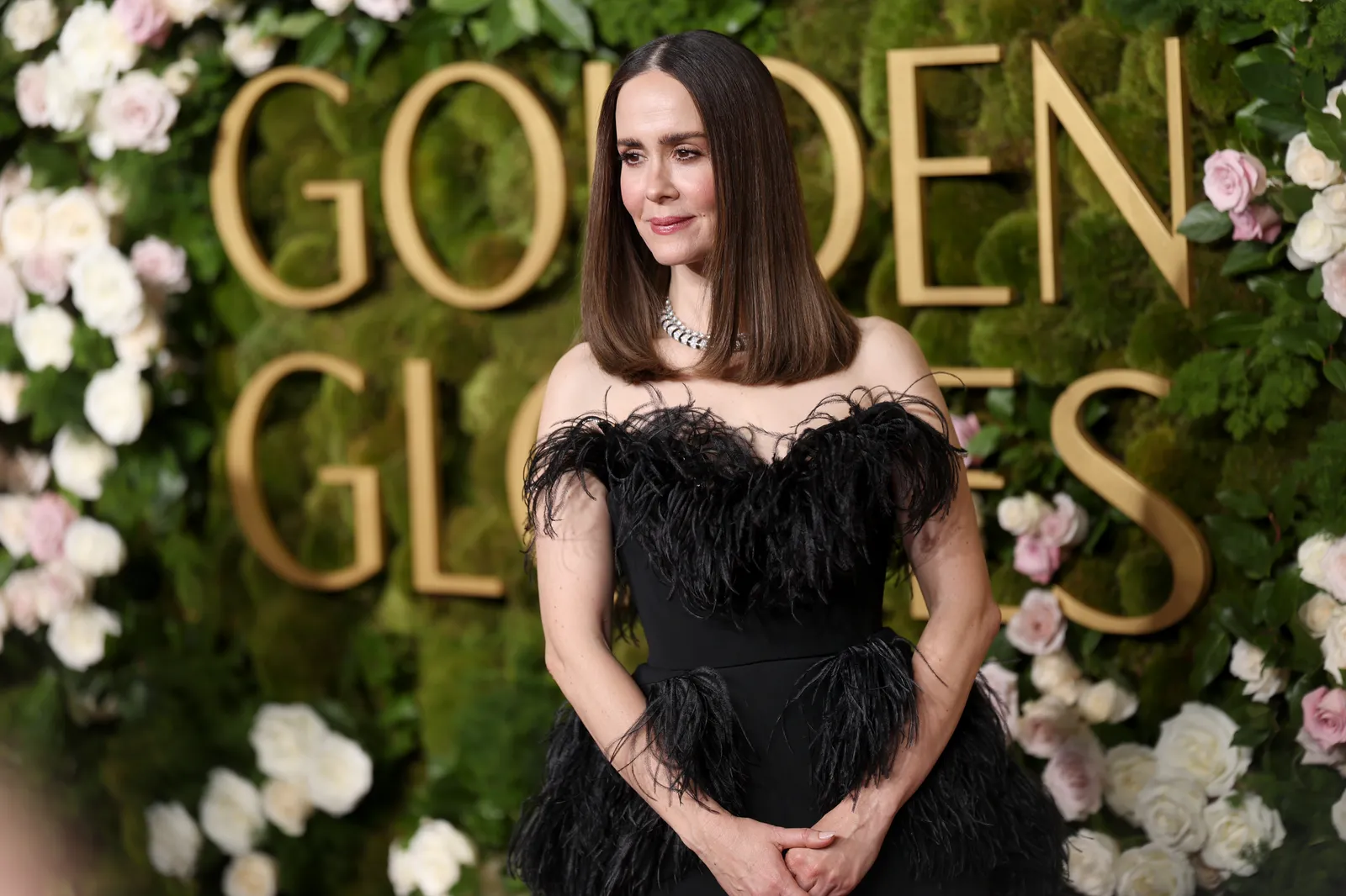 Sarah Paulson đeo vòng cổ kim cương cỡ lớn tại lễ trao giải Quả cầu vàng