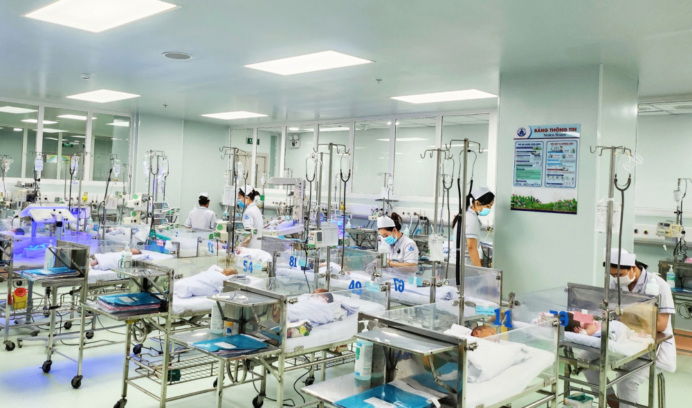 Trẻ sơ sinh được chăm sóc tại Bệnh viện Nhi Đồng 1 (TPHCM) - Ảnh: Phạm An