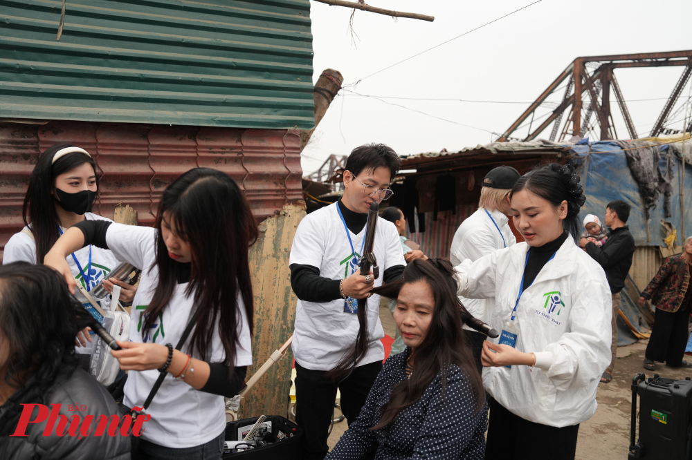 Ngày đẹp nhất là chương trình đặc biệt và ý nghĩa dành tặng cho những người phụ nữ khó khăn, yếu thế trong cuộc sống. Đó có thể là những người lao động nghèo, những phụ nữ nhặt đồng nát, lao động tại chợ Long Biên, những phụ nữ bị tâm thần hoặc khuyết tật một phần cơ thể...