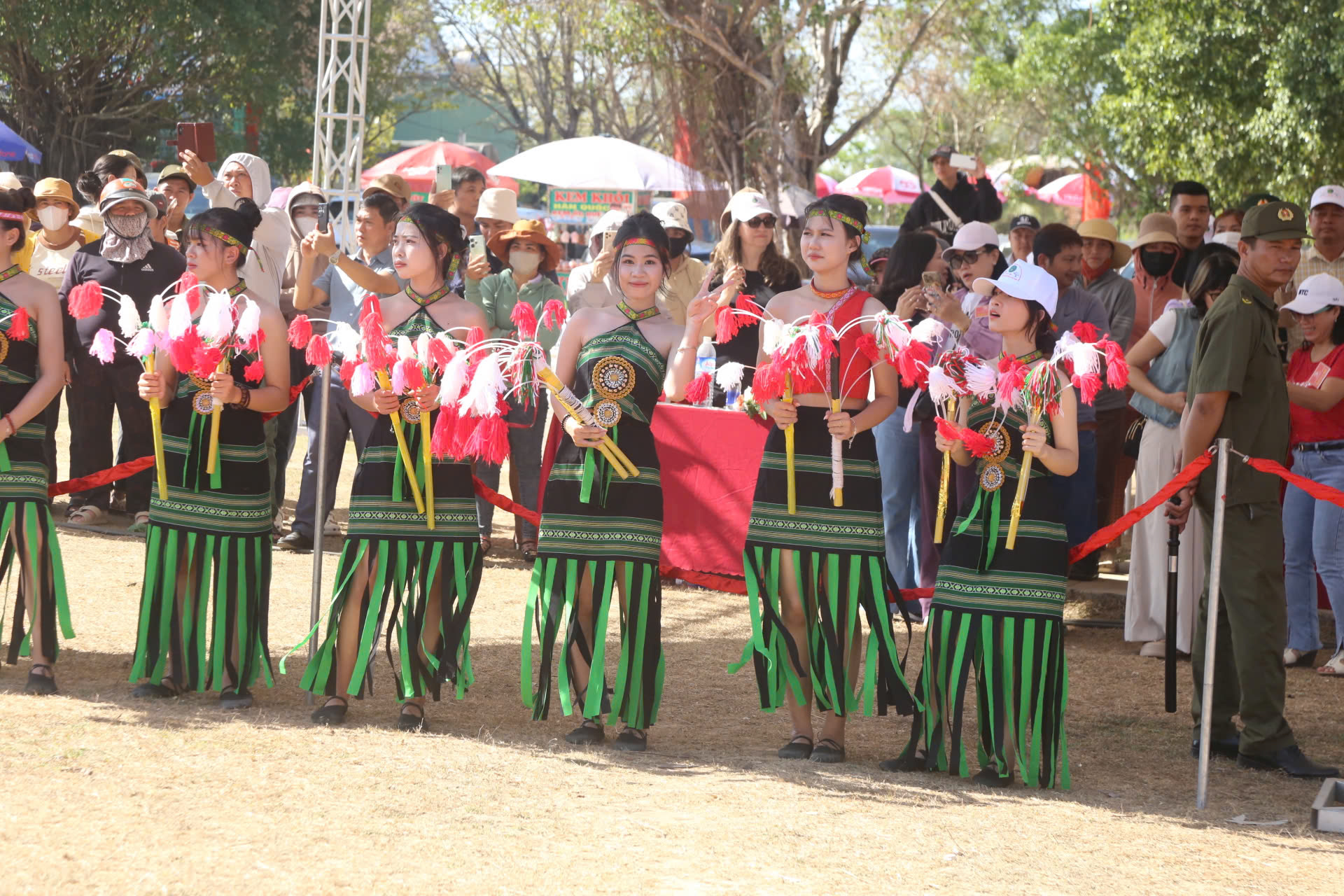 Hội voi cũng Đồng thời, tôn vinh giá trị văn hóa của đồng bào các dân tộc Tây Nguyên, không gian văn hóa cồng chiêng, tạo sức hấp dẫn thu hút các nhà đầu tư xúc tiến các hoạt động liên doanh, liên kết, hợp tác đầu tư phát triển kinh tế, xã hội nói chung và du lịch của tỉnh nói riêng.