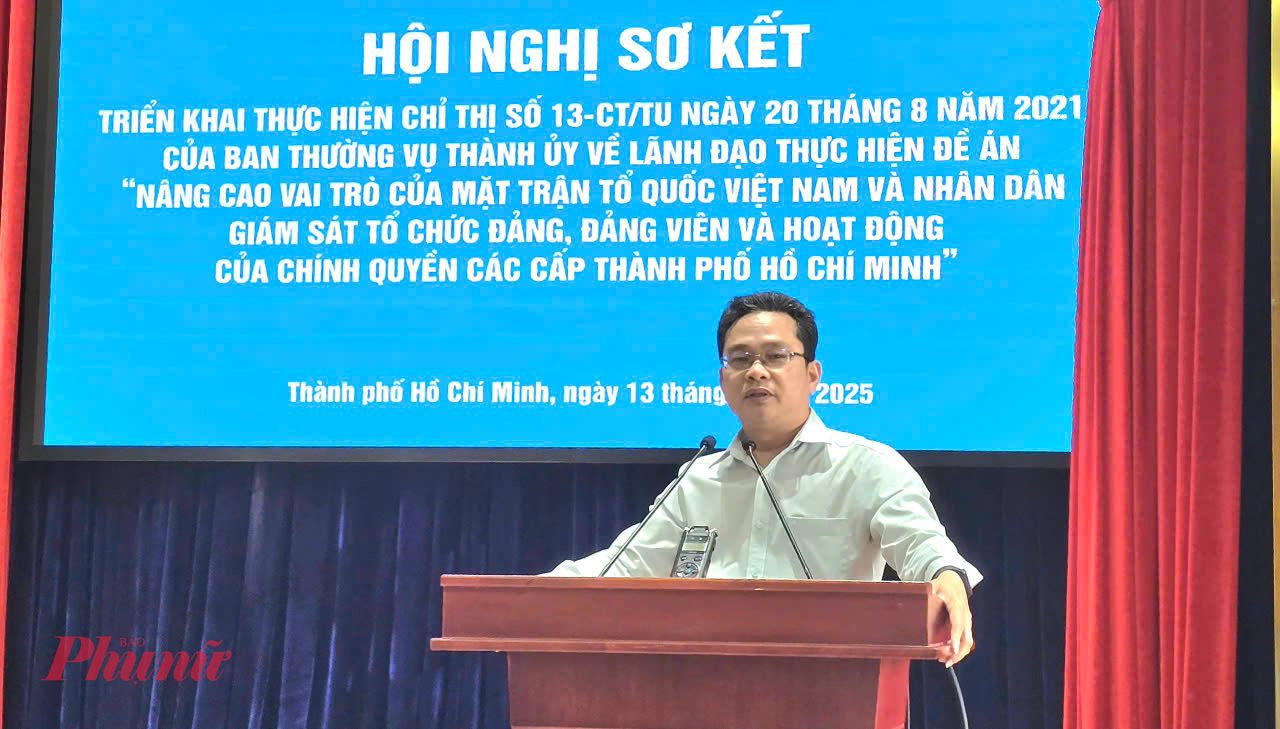 Ông Phạm Minh Tuấn - Phó Chủ tịch Ủy ban MTTQ Việt Nam Thành phố - phát biểu tại hội nghị 