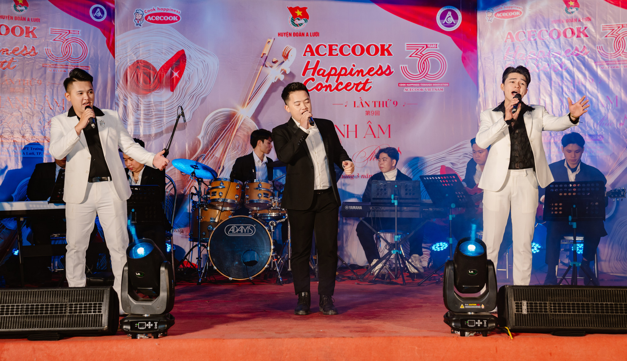“Thanh âm hạnh phúc” đến với bà con vùng cao huyện A Lưới - Ảnh: Acecook