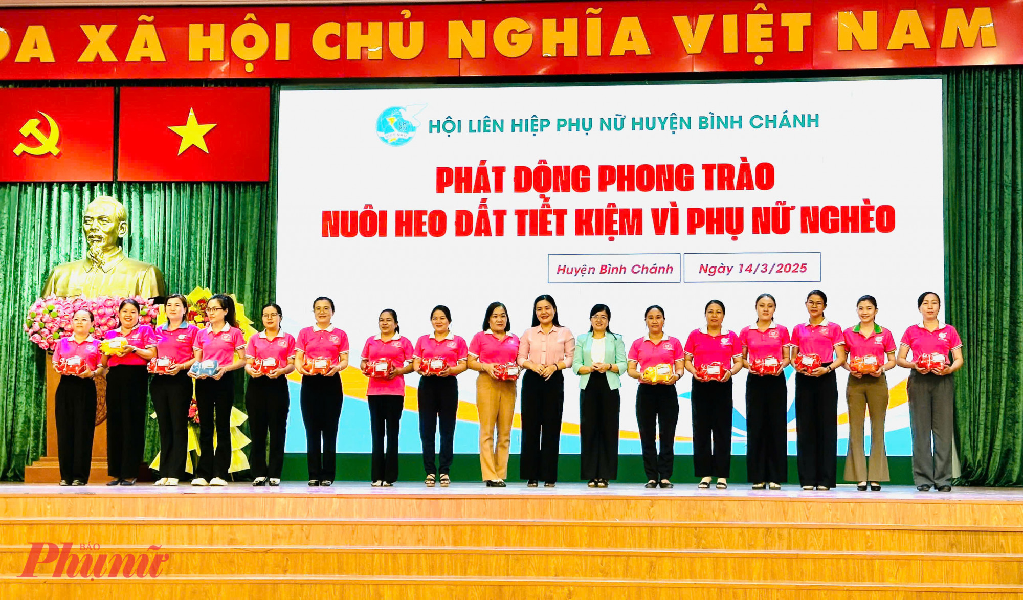 Hội LHPN huyện Bình Chánh phát động Phong trào Nuôi heo đất tiết kiệm vì phụ nữ nghèo đến Hội LHPN 16 xã, thị trấn