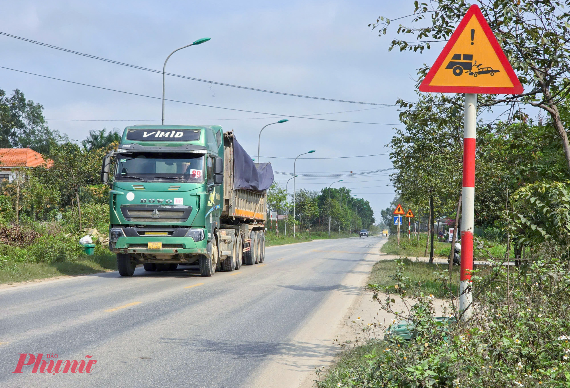 Trước thực trạng trên, UBND phường Nghi Đức đã nhiều lần kiến nghi cơ quan chức năng cắm biển hạn chế tốc độ, sớm đầu tư nâng cấp, sửa chữa con đường này.