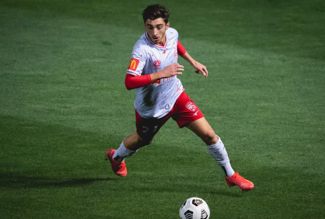 Cầu thủ Josh Cavallo của Adelaide United công khai mình là người đồng tính vào năm 2021.