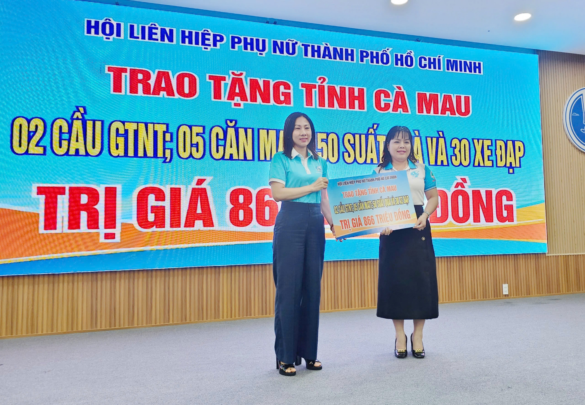 Hội LHPN TPHCM tặng 2 cầu giao thông nông thôn