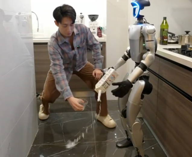 Robot vụn về khi nấu ăn 