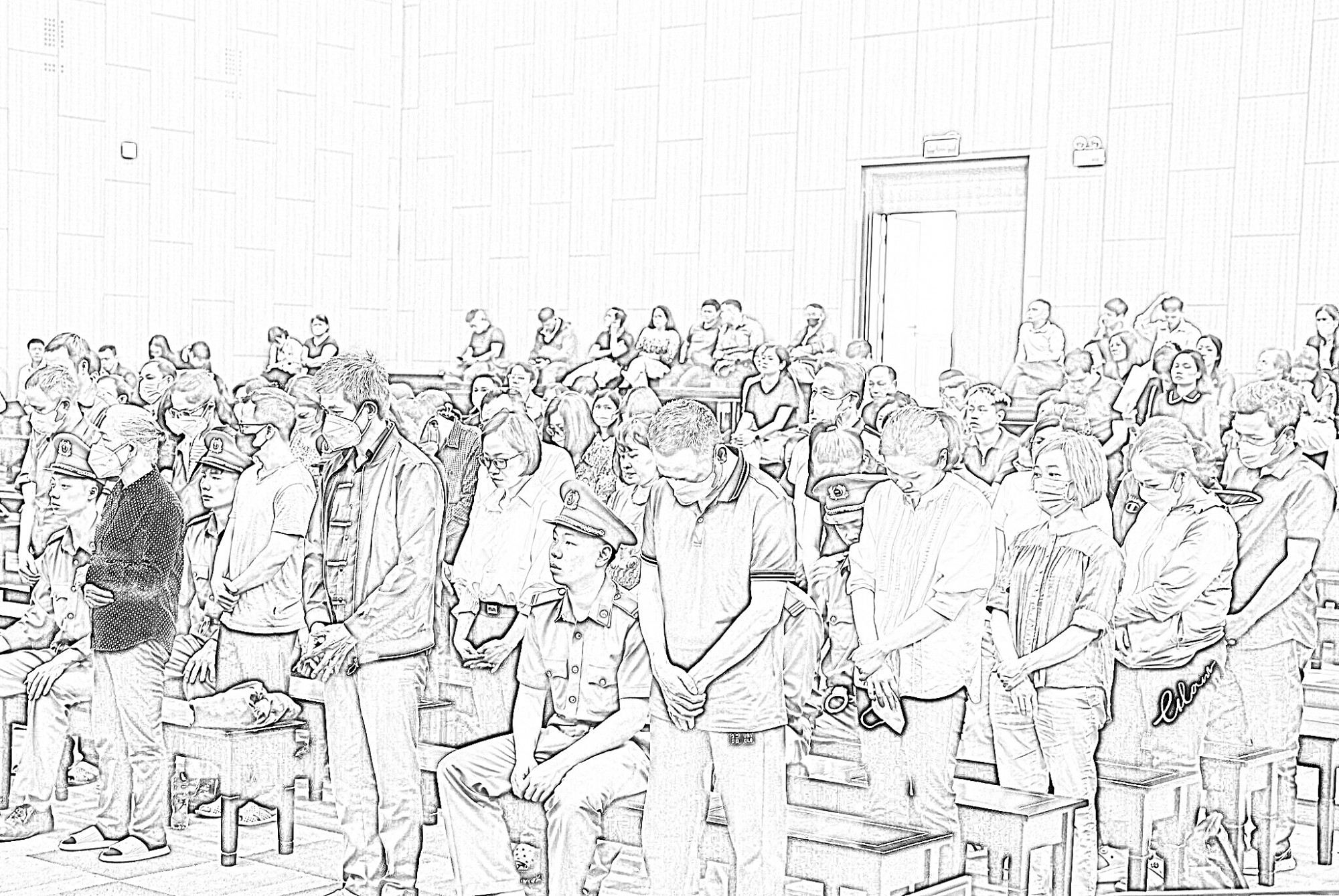 Các bị cáo nghe tòa tuyên án - Ảnh: M.C