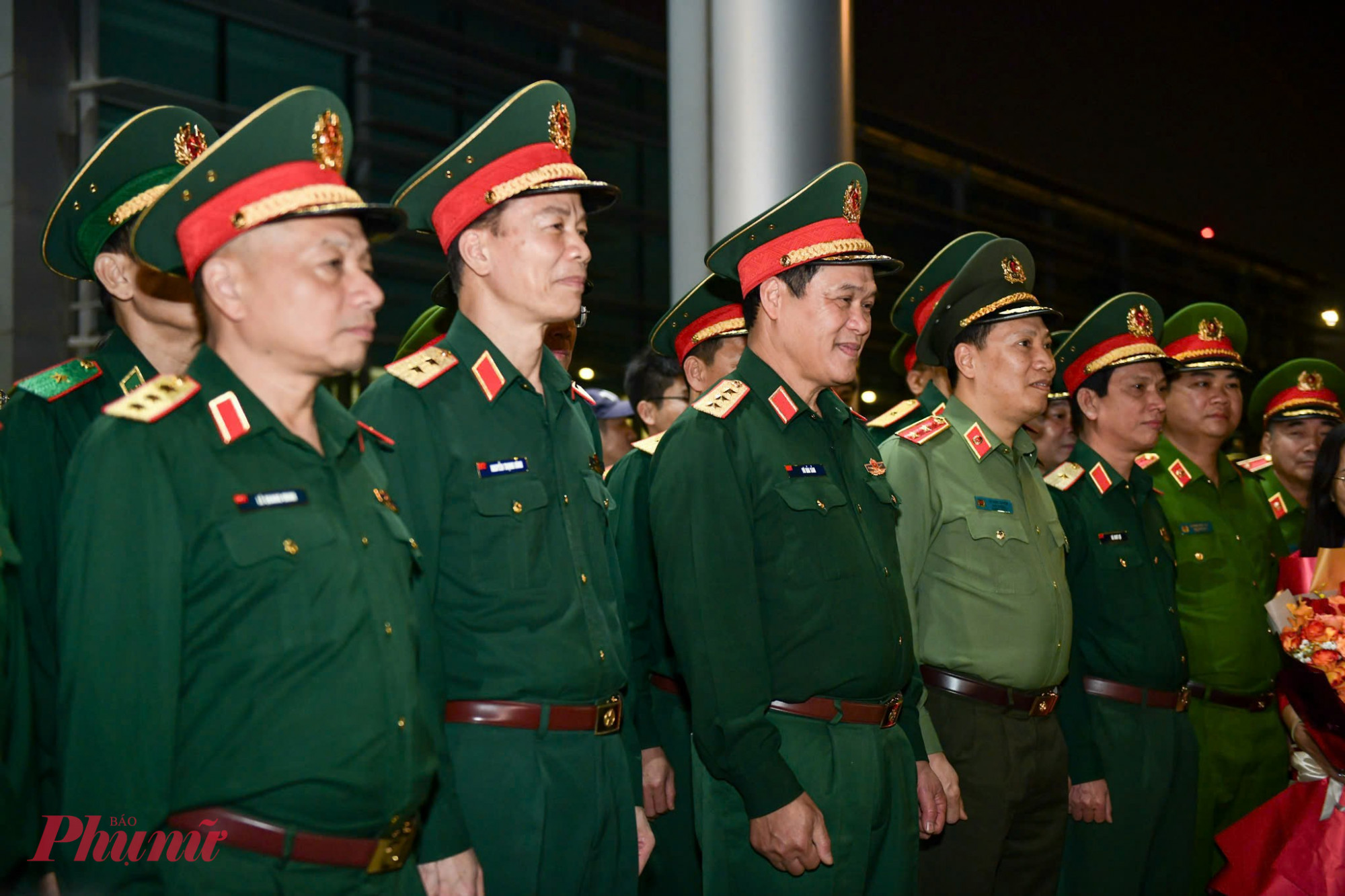 Theo thống kê, đoàn cứu hộ, cứu nạn của Bộ Quốc phòng và Bộ Công an đã tìm thấy 28 thi thể nạn nhân, cứu sống một người tại Myanmar.