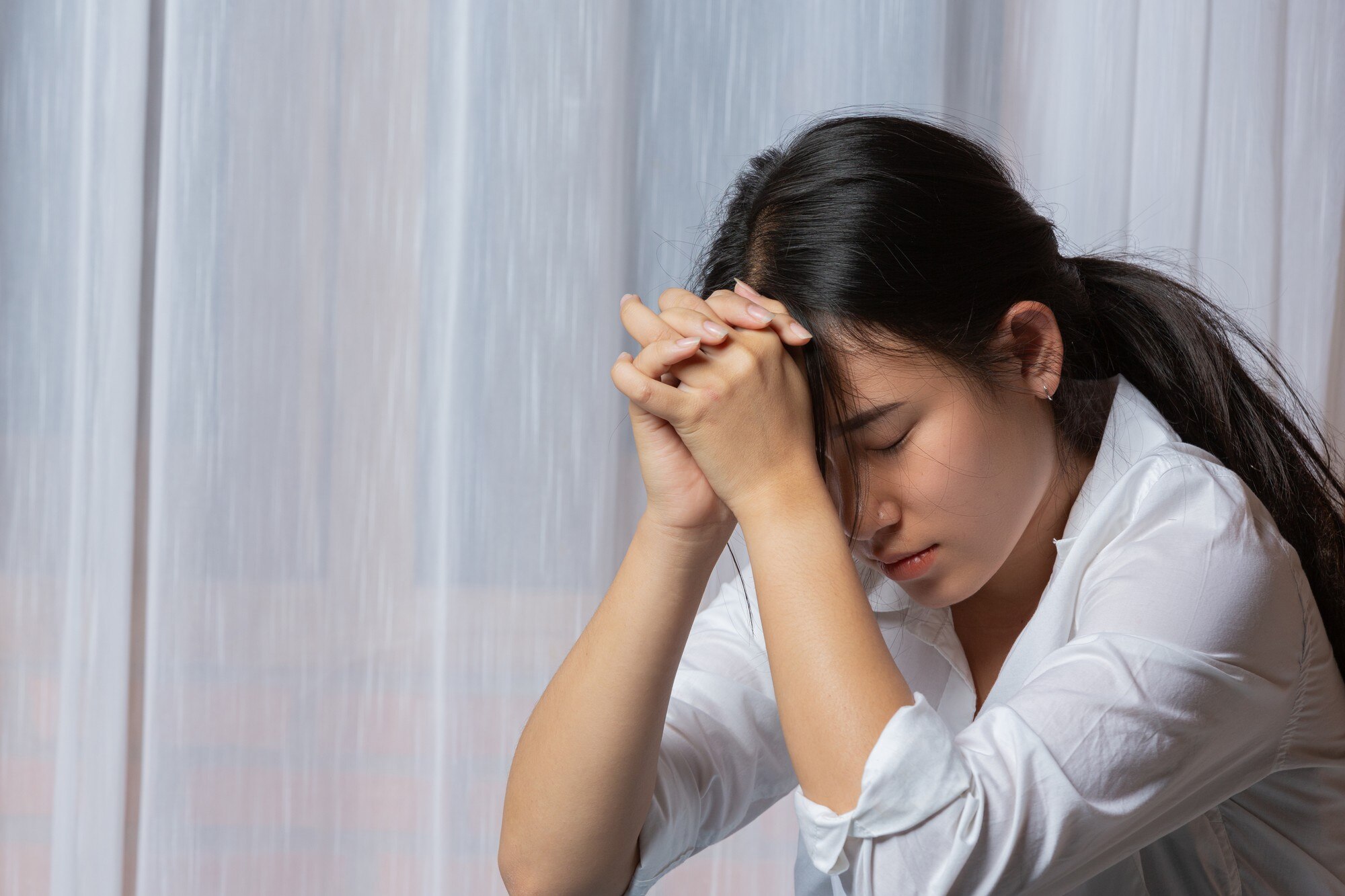 Nỗi ân hận của cô gái cãi lời cha mẹ Vì không nghe lời khuyên của cha mẹ, chạy theo những cảm xúc nhất thời mà các cô gái đã phải trả giá bằng hạnh phúc cả cuộc đời (ảnh Freepick)