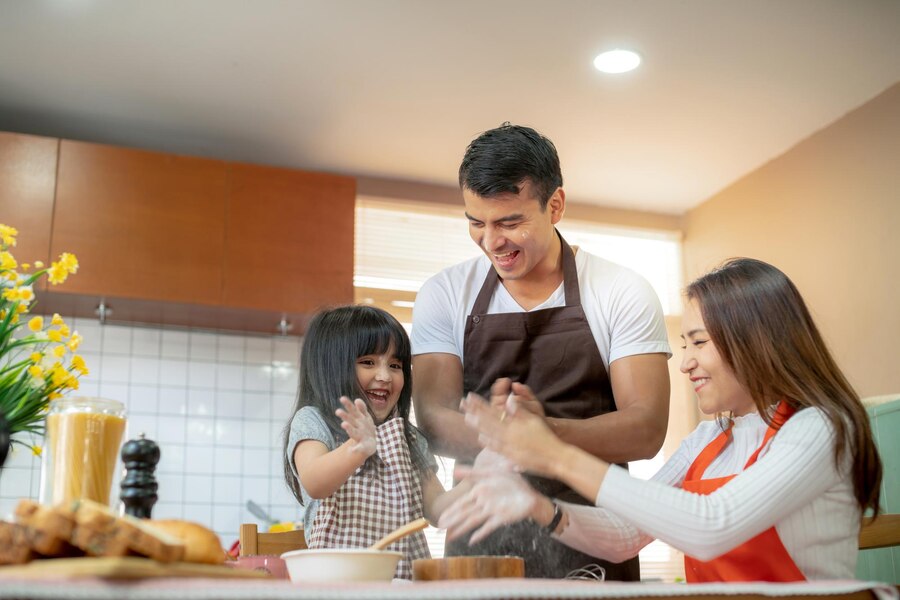 Những ngày không say xỉn, vợ chồng vào bếp nấu ăn rất vui. Ảnh Freepik.com