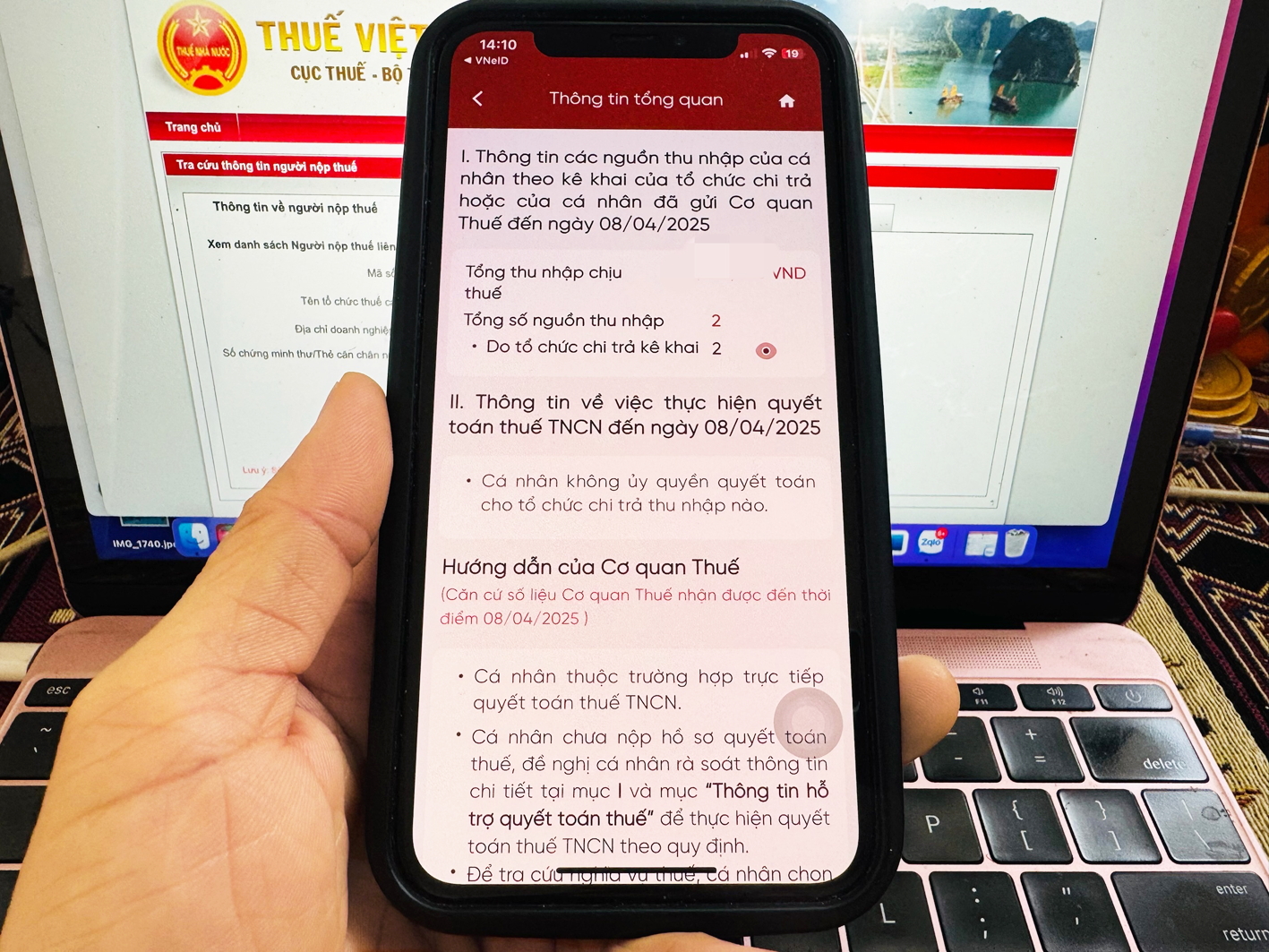 Lúng túng khi quyết toán thuế thu nhập cá nhân trên eTax Mobile Người có thu nhập từ 2 nguồn trở lên nên tra cứu trên ứng dụng eTax Mobile để biết có thuộc diện phải tự quyết toán thuế thu nhập cá nhân hay không