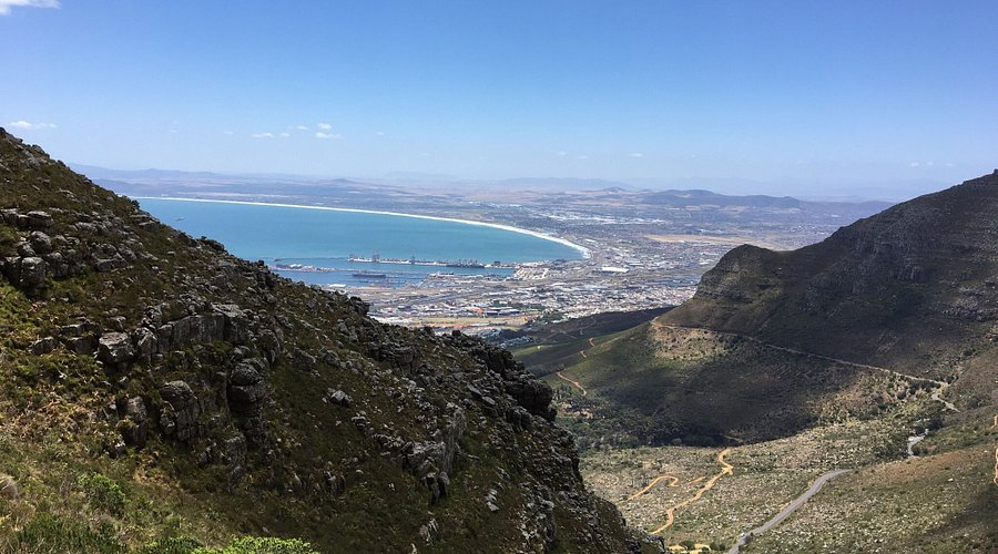 khu vực nhìn xuống Cape Town và vịnh Table (Table Bay).Ảnh: tripadvisor