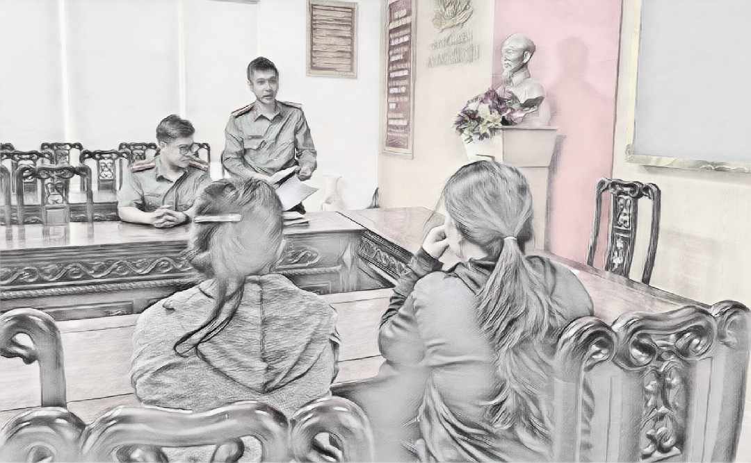 Bà N.T.T. và bà N.T.H. làm việc với cơ quan công an - Ảnh công an cung cấp