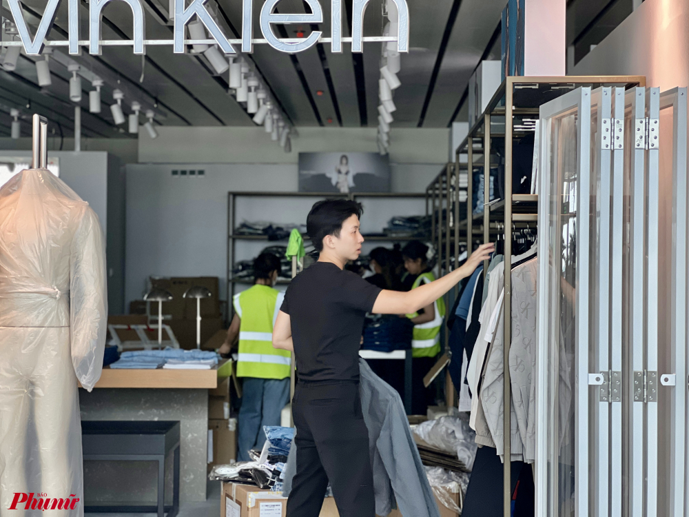 Nhiều thương hiệu thời trang cũng xuất hiện tại nhà ga mới T3.