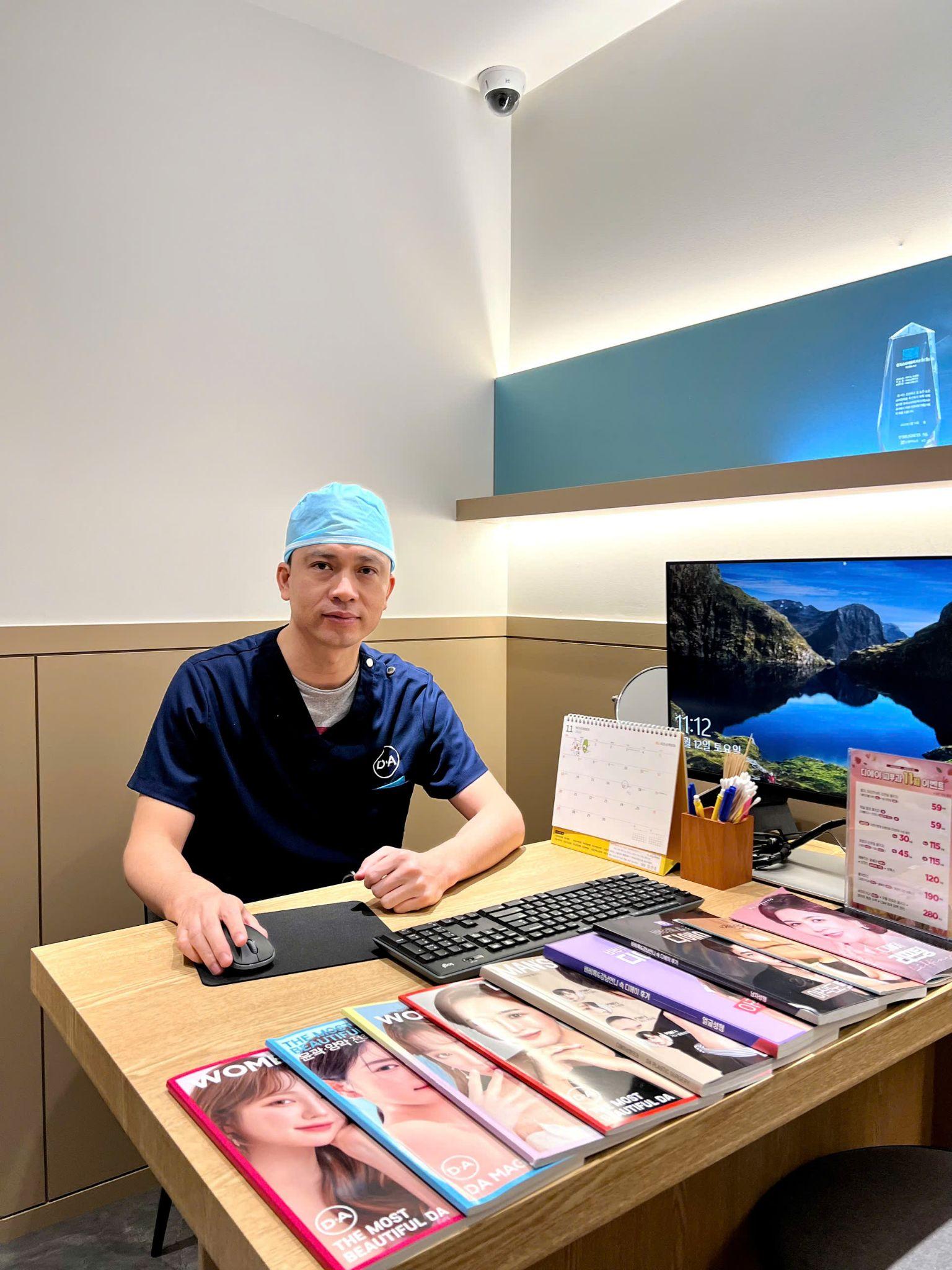 Người bác sĩ tận tâm với nghề - Ảnh: NVCC