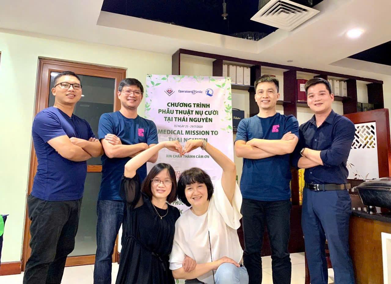 Bác sĩ Nguyễn Duy Huân tích cực tham gia các hoạt động cộng đồng - Ảnh: NVCC