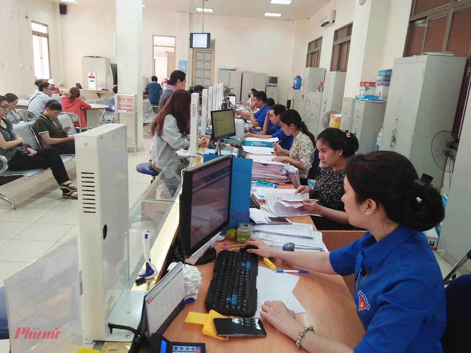 Kỳ họp lần này của HĐND TPHCM tập trung vào đầu tư công, sắp xếp hành chính, hỗ trợ doanh nghiệp và tổ chức chu đáo kỷ niệm 50 năm thống nhất đất nước - Ảnh: Tú Ngân
