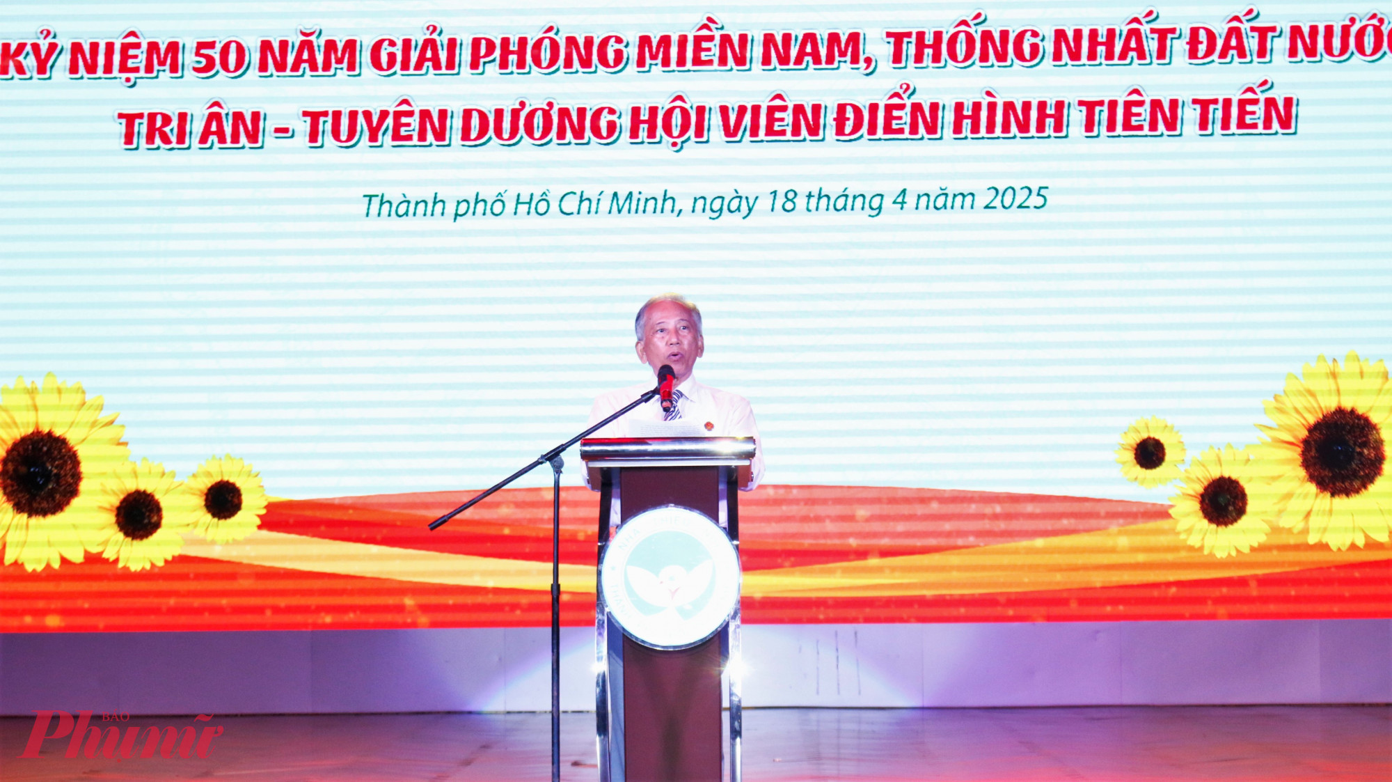 Ông Dương Quan Hà – Chủ nhiệm CLB Truyền thống kháng chiến TPHCM phát biểu ôn lại truyền thống 