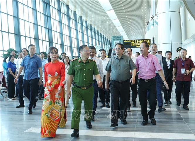Thủ tướng Phạm Minh Chính thăm công trình Nhà ga T3, Cảng hàng không quốc tế Thành phố Hồ Chí Minh. Ảnh: 