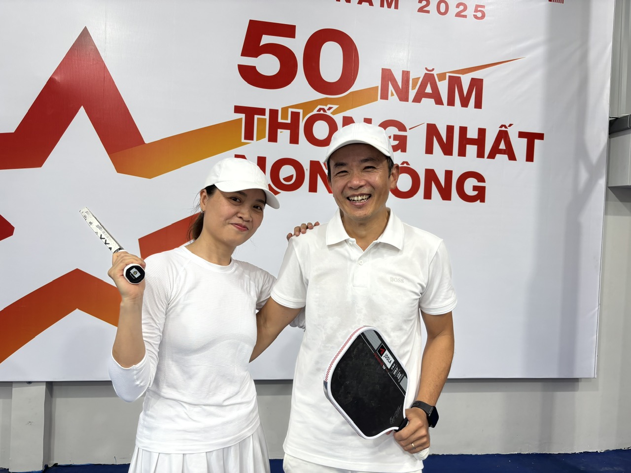 Dù dừng chân ở tứ kết, nhưng vợ chồng chị Hồng Hạnh - Đình Long bội thu niềm vui vì được thi đấu cùng nhau và hẹn năm sau sẽ quay trở lại và lợi hại hơn xưa. Ảnh Thùy Dương