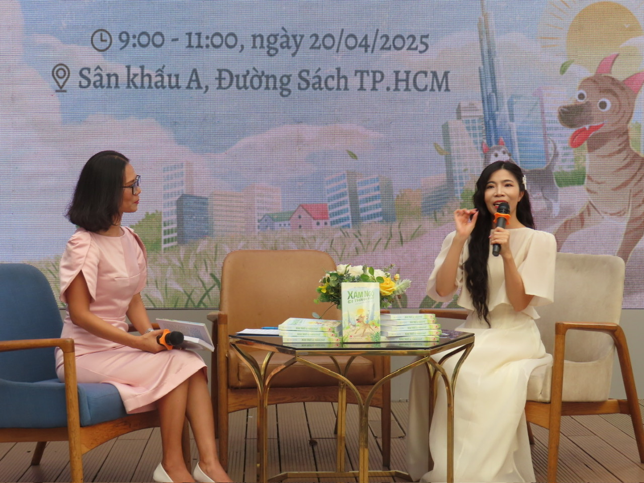 Nhà văn Bùi Tiểu Quyên giới thiệu sách mới Xám ngố đi thành phố 