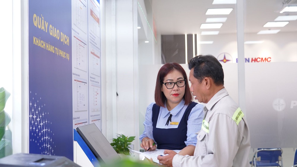 EVNHCMC tập trung vào tối ưu hóa trải nghiệm khách hàng thông qua ứng dụng chăm sóc khách hàng để phục vụ khách hàng tốt hơn - Ảnh: EVNHCMC
